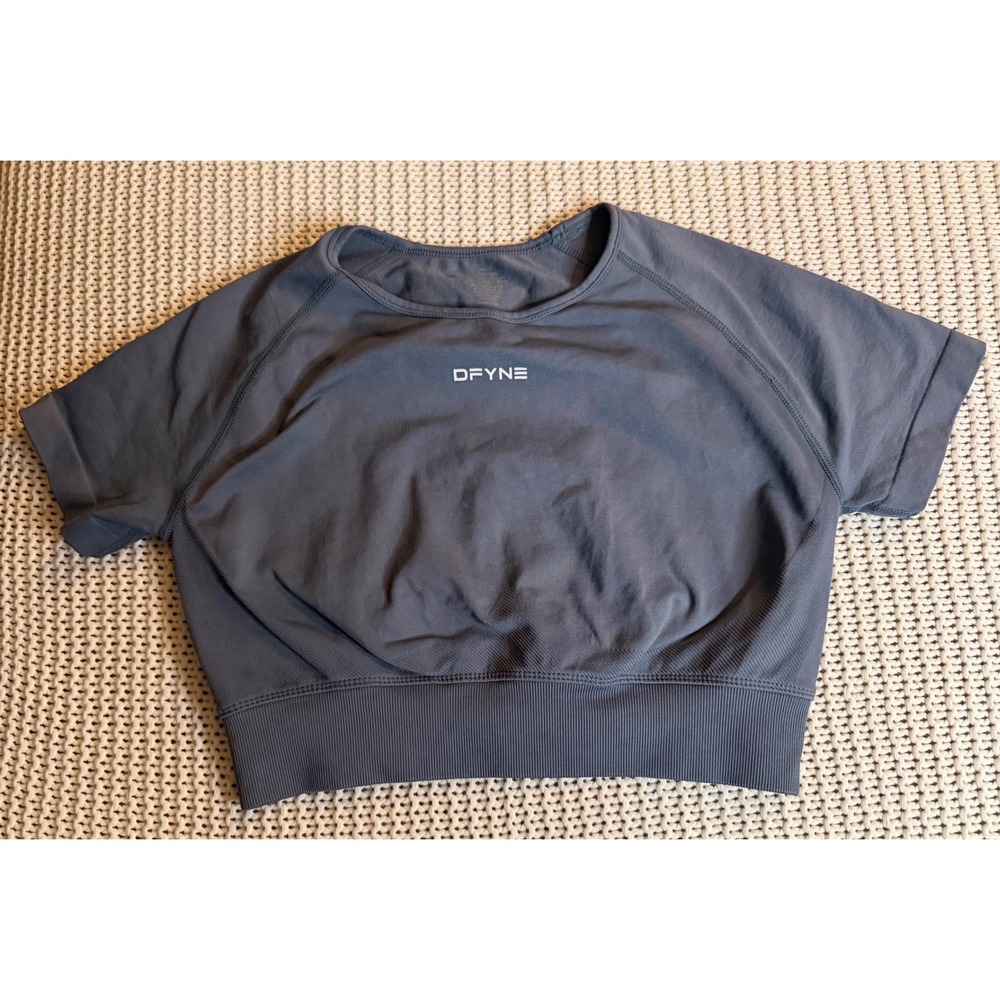 DFYNE Dynamic Short Sleeve Crop Top Charcoal Grey Seamless Gym Workout Shirt